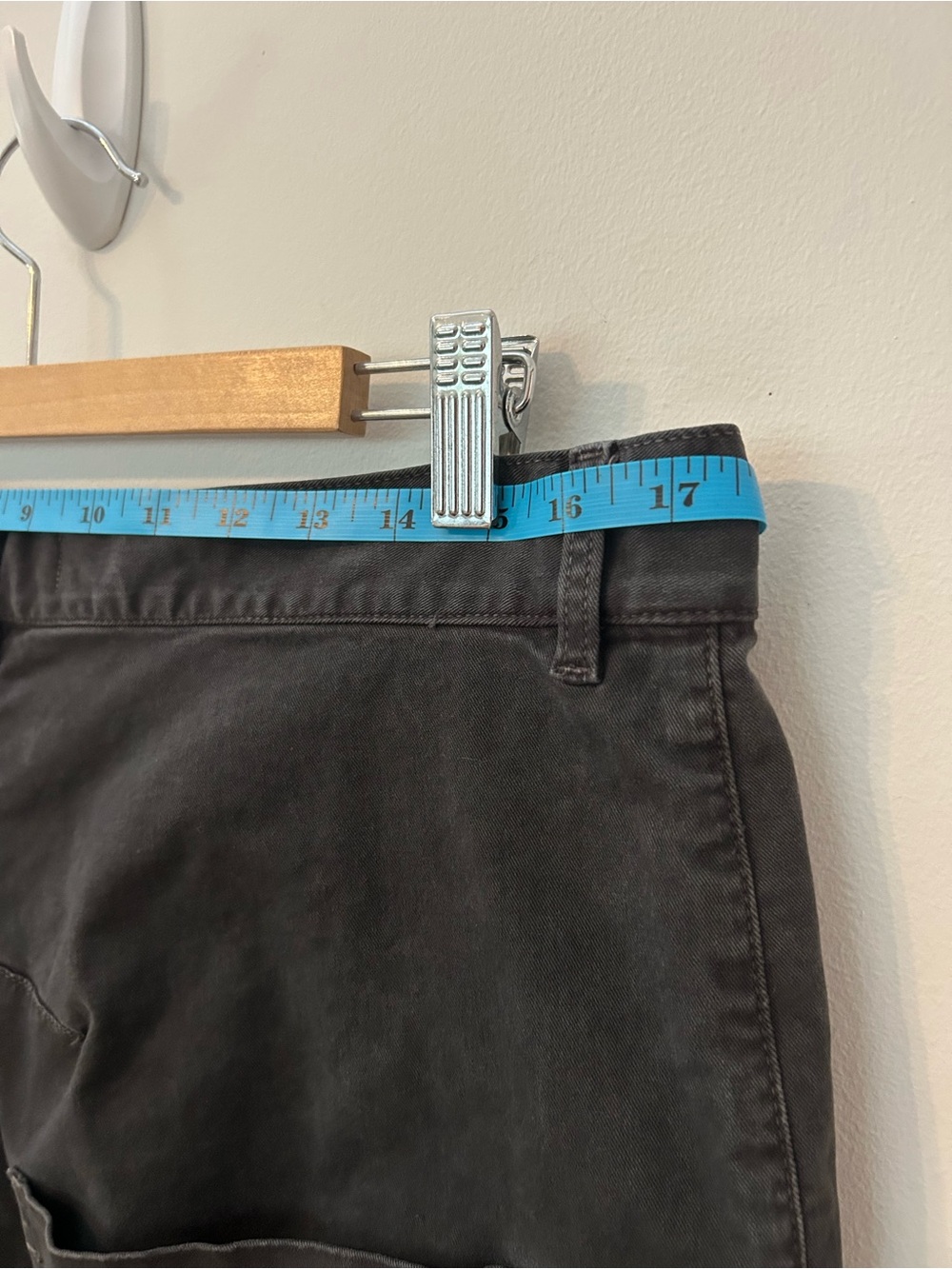 Nili Lotan Carbon Shon Barrel Leg Pant | Size 8 | Issue 2609988 | - Picture 3 of 6
